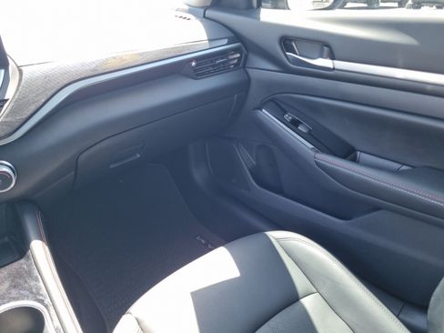 Used 2024 Nissan Altima 2.5 SR w/ SR Premium Package FWD image 15