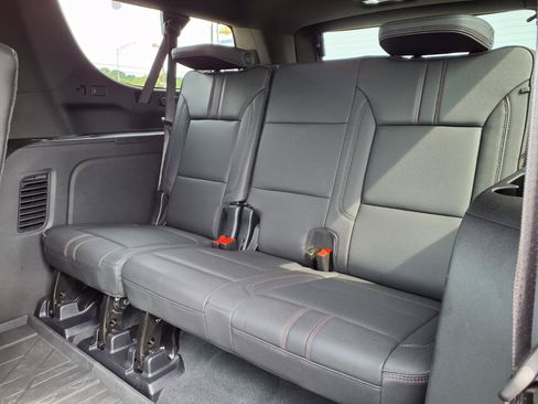 Used 2025 Chevrolet Suburban RST w/ Comfort Package AWD/4WD image 18
