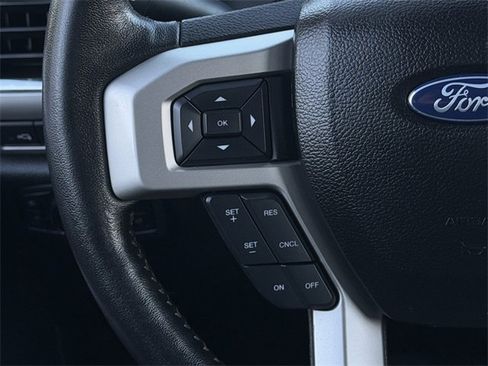 Used 2018 Ford F250 Lariat image 13