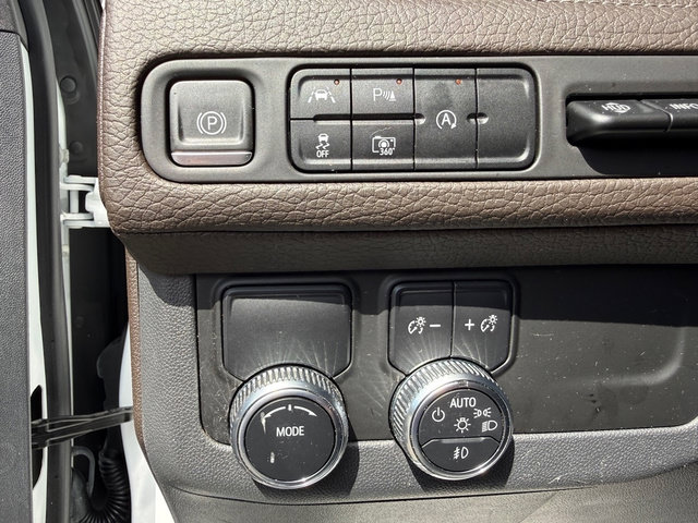 Used 2023 GMC Yukon Denali RWD image 15