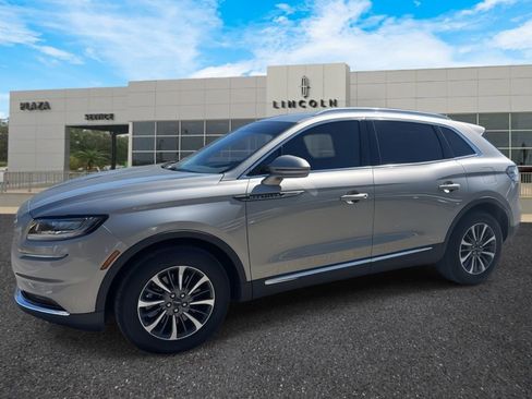 Used 2023 Lincoln Nautilus FWD w/ Premium Package image 7