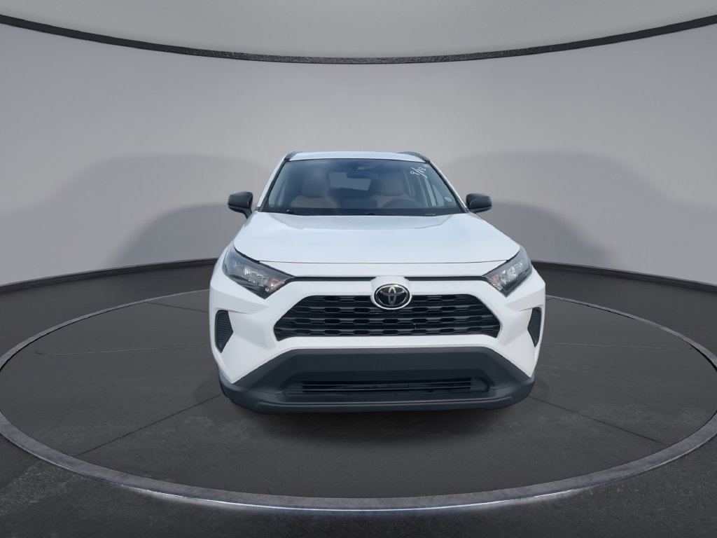 Used 2021 Toyota RAV4 LE FWD image 4