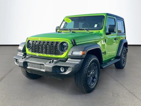 Used 2026 Jeep Wrangler Sport AWD/4WD image 3