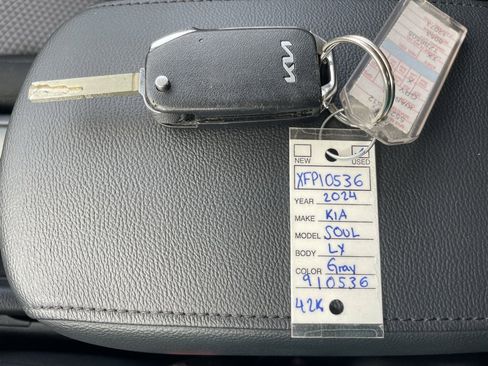 Used 2024 Kia Soul LX w/ Option Group 015 image 18