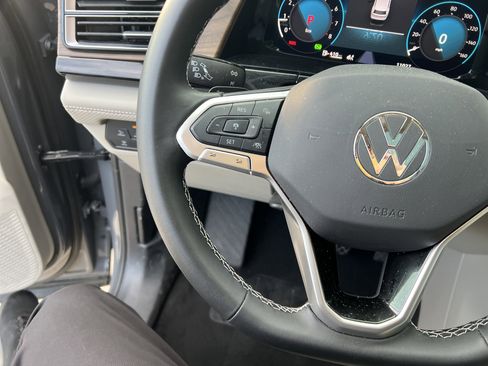 Certified 2025 Volkswagen Atlas SE w/ Panoramic Sunroof Package image 18