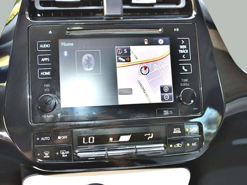 Used 2018 Toyota Prius Two image 19