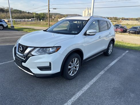 Used 2017 Nissan Rogue SV AWD/4WD image 6