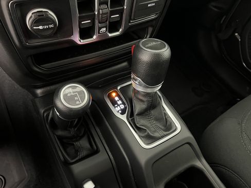 Used 2023 Jeep Gladiator Sport AWD/4WD image 30