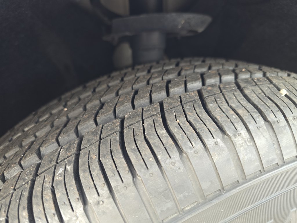 Used 2024 Chrysler Pacifica Touring-L FWD image 27