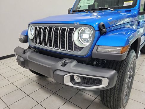 New 2026 Jeep Wrangler Unlimited Sahara w/ Rockslide Package AWD/4WD image 15