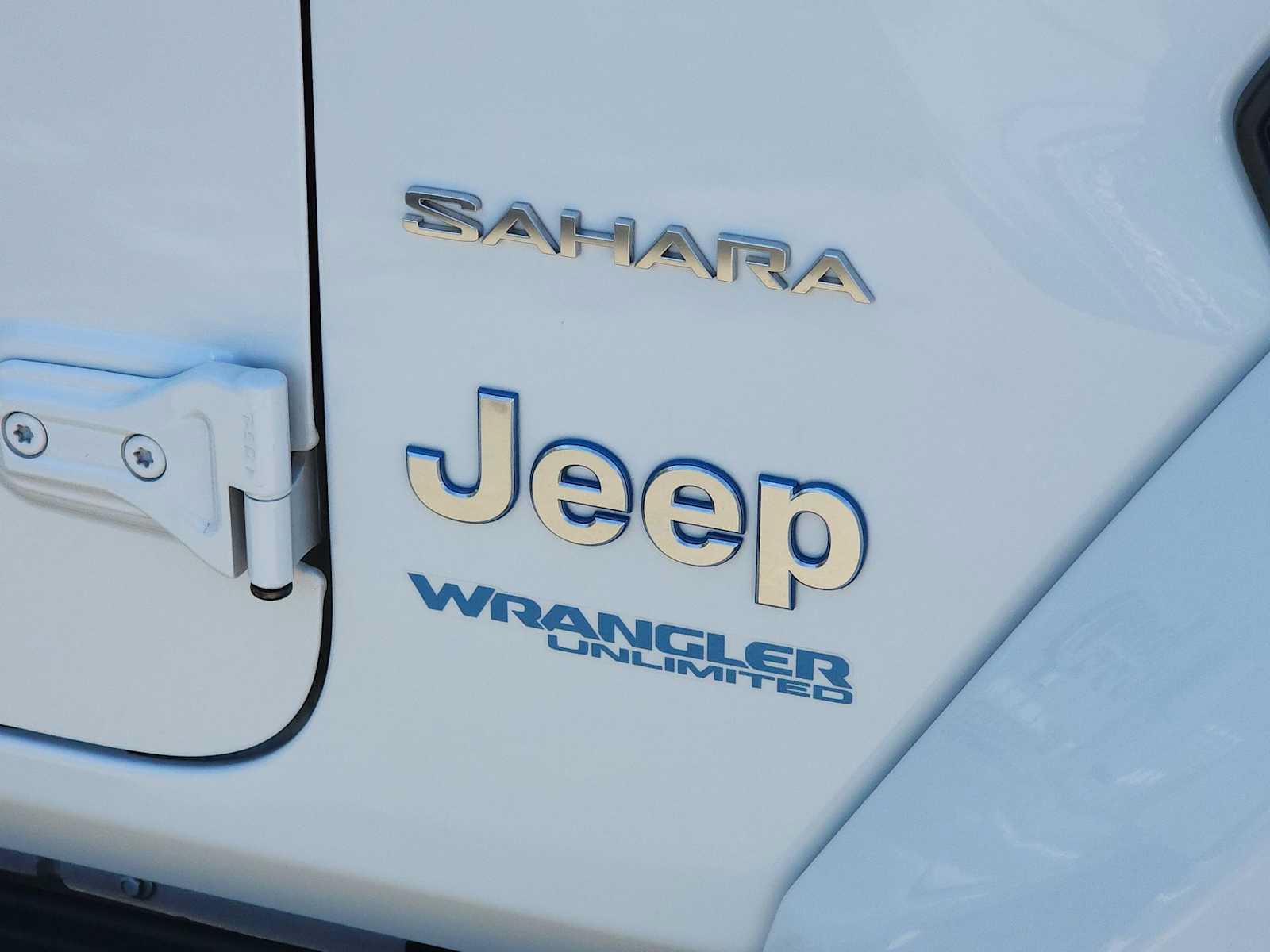 Used 2022 Jeep Wrangler Unlimited Sahara AWD/4WD image 23