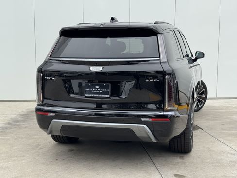 New 2026 Cadillac Vistiq Sport image 6