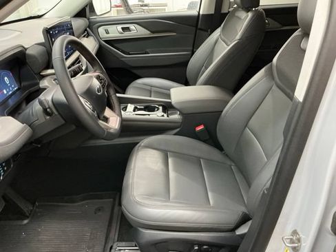 New 2026 Ford Explorer Active w/ Active Comfort Package AWD/4WD image 14