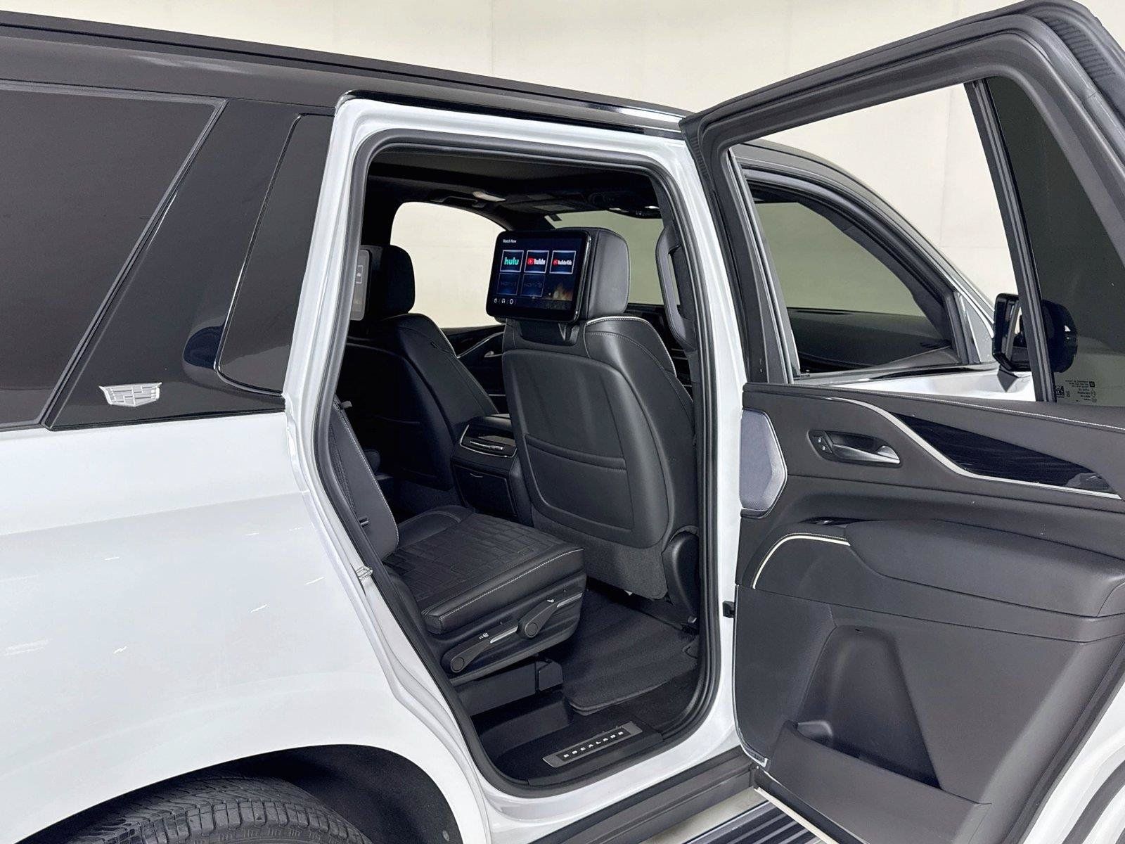 Used 2023 Cadillac Escalade V w/ LPO, ONYX Package AWD/4WD image 32