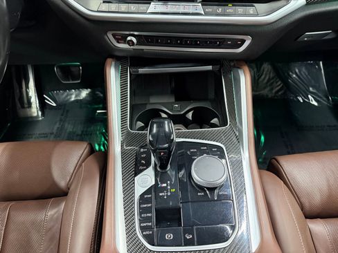 Used 2021 BMW X6 M50i image 15