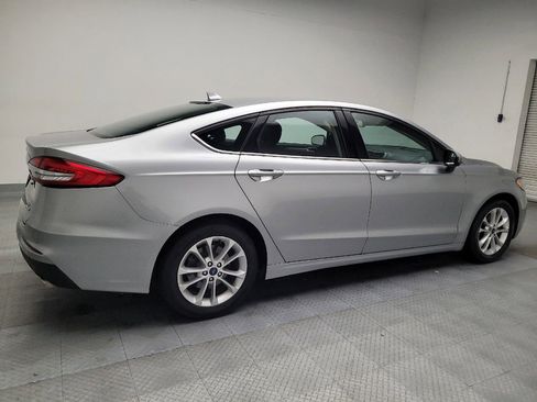 Used 2020 Ford Fusion SE image 10