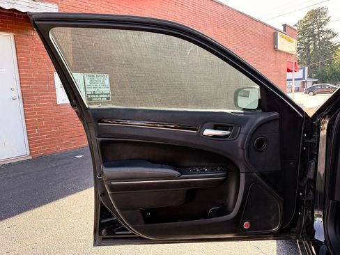 Used 2016 Chrysler 300 S RWD image 13