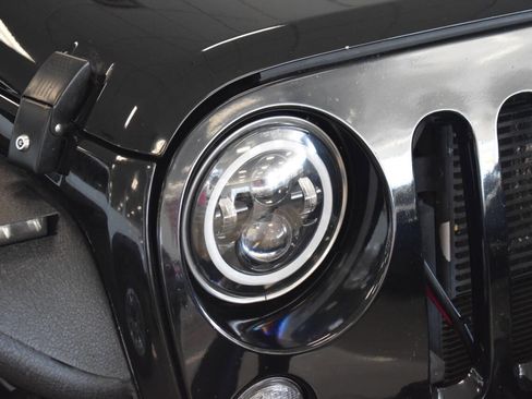 Used 2018 Jeep Wrangler Unlimited Sport S AWD/4WD image 19