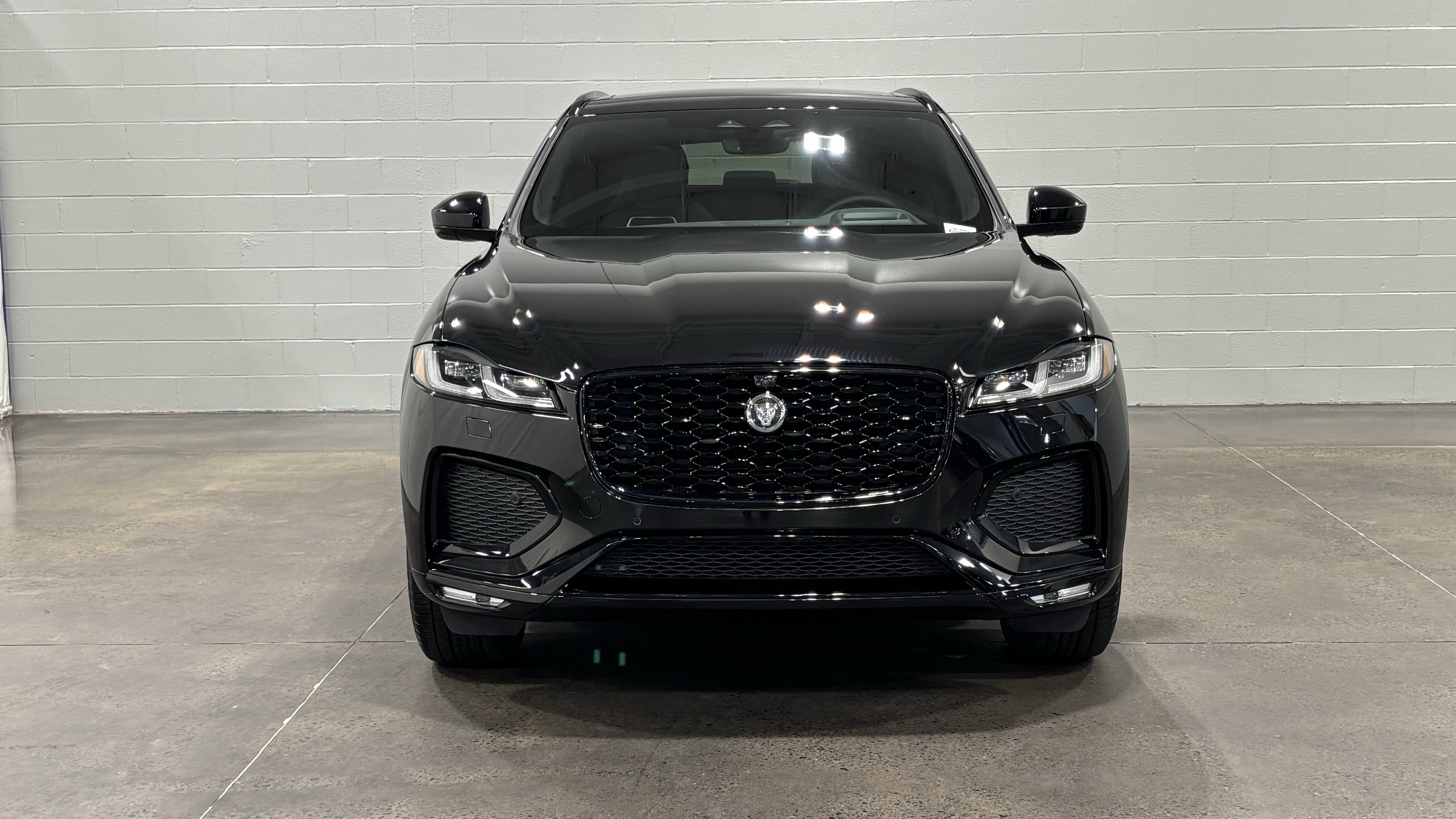 New 2026 Jaguar F-PACE R-Dynamic S AWD/4WD image 9