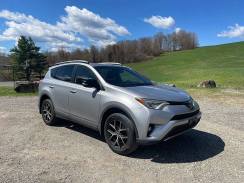 Used 2018 Toyota RAV4 SE w/ Power Extra Value Package AWD/4WD image 1