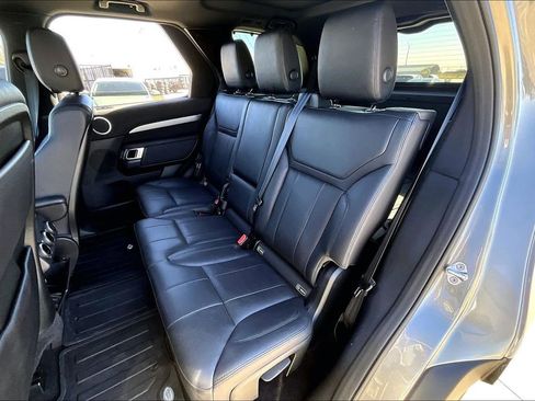 Used 2020 Land Rover Discovery Landmark image 35
