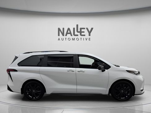 Certified 2025 Toyota Sienna XSE image 6