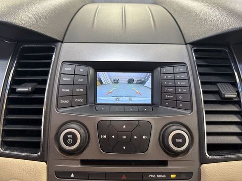 Used 2015 Ford Taurus SEL FWD image 20