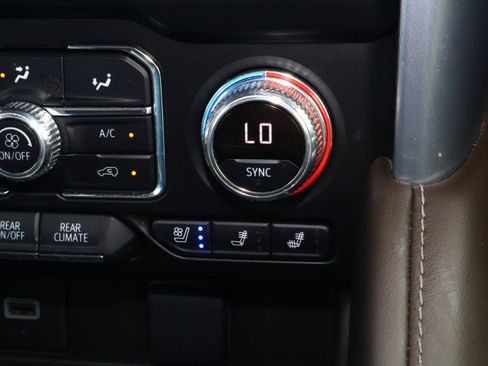 Used 2023 GMC Yukon XL SLT w/ SLT Premium Package RWD image 31