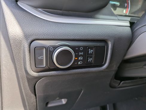 Used 2024 Ford Explorer XLT AWD/4WD image 14