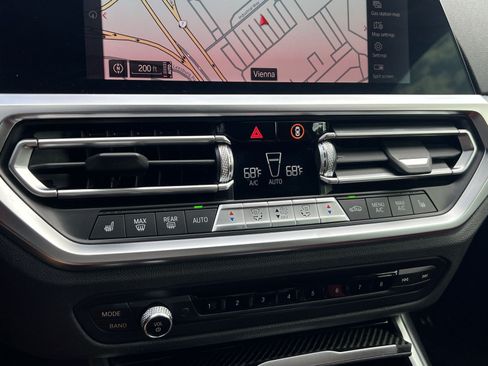Used 2022 BMW M4 Competition w/ M Carbon Exterior Package RWD image 21