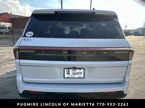 New 2026 Lincoln Navigator L Reserve AWD/4WD image 6