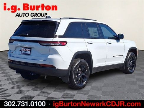 New 2025 Jeep Grand Cherokee Altitude w/ Trailer Tow Package image 4