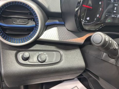 Used 2024 Chevrolet Trax LS w/ LS Convenience Package image 15