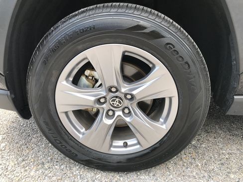 Certified 2025 Toyota RAV4 LE AWD/4WD image 11
