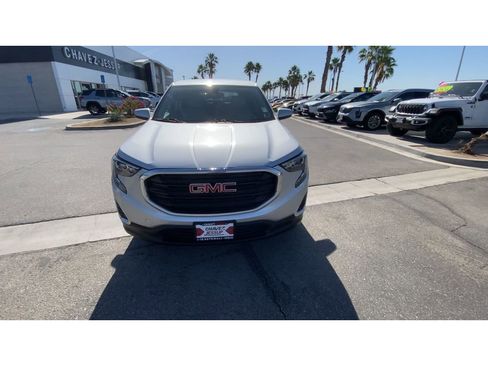 Used 2018 GMC Terrain SLE image 3