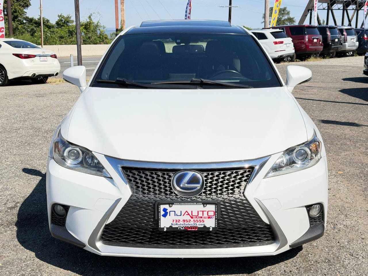 Used 2015 Lexus CT 200h w/ Navigation Package FWD image 10