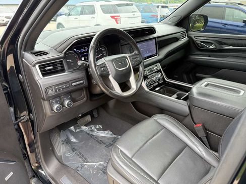 Used 2021 GMC Yukon XL Denali AWD/4WD image 2