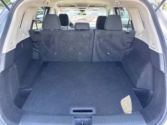 Used 2024 Nissan Rogue S AWD/4WD image 13