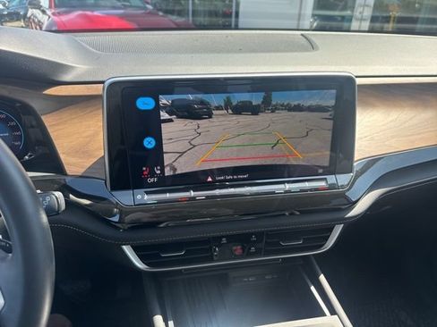 Used 2025 Volkswagen Atlas SE AWD/4WD image 10