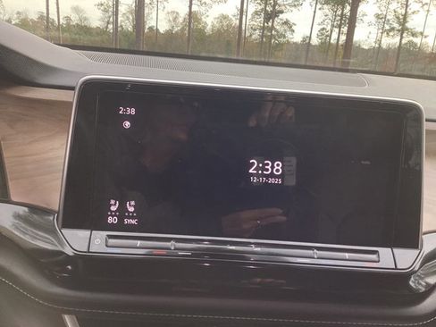 Used 2024 Volkswagen Atlas SE image 17