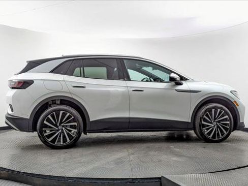 Used 2023 Volkswagen ID.4 Pro S Plus AWD/4WD image 9