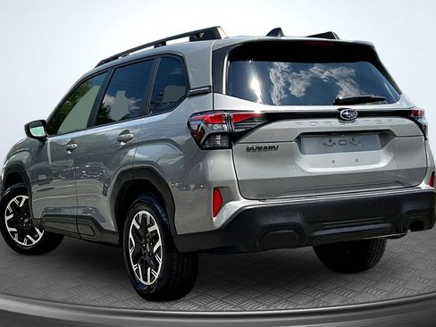 Used 2025 Subaru Forester Premium AWD/4WD image 4