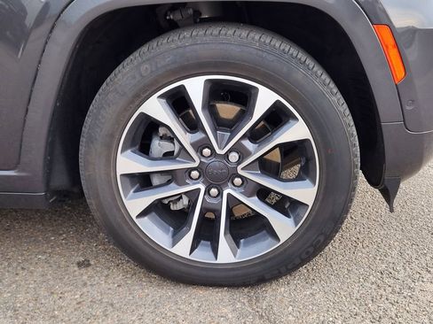 Used 2023 Jeep Grand Cherokee Overland AWD/4WD image 15