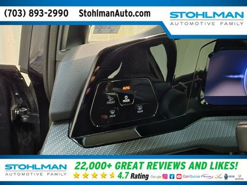 Used 2023 Volkswagen Golf R image 16