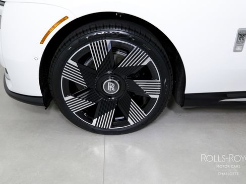 Used 2024 Rolls-Royce Spectre w/ Spectre Launch Package image 34