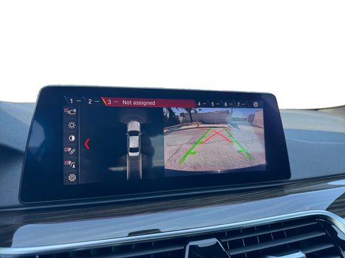 Used 2019 BMW 530e w/ Convenience Package RWD image 12