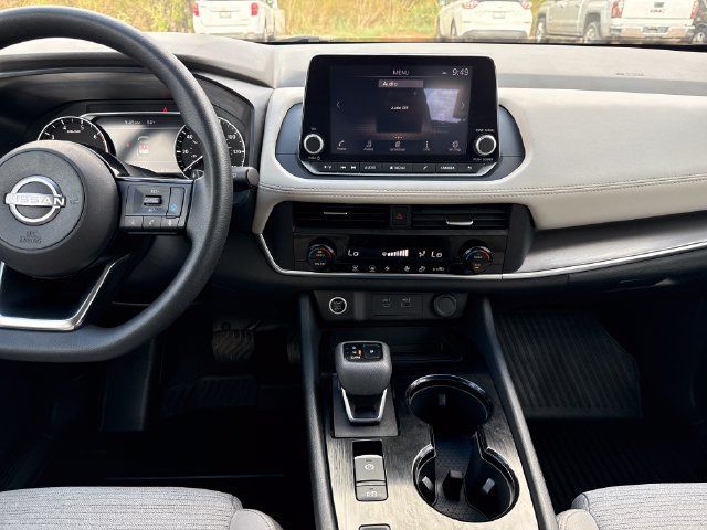 Certified 2023 Nissan Rogue SV FWD image 18