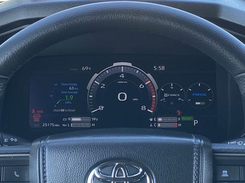 Certified 2025 Toyota Sequoia SR5 AWD/4WD image 20