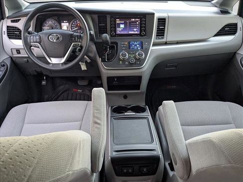 Used 2020 Toyota Sienna LE image 16