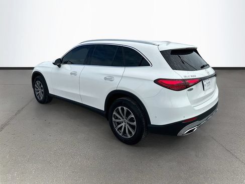 Used 2025 Mercedes-Benz GLC 300 4MATIC image 5